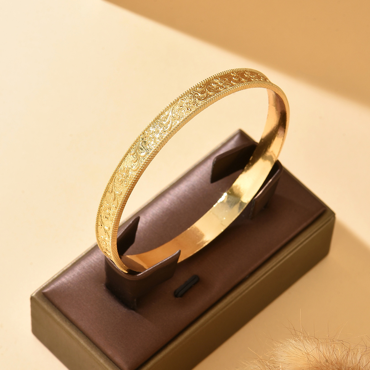 Men Accessories Wrist - Golden Bride Hand Accessory with Carved
