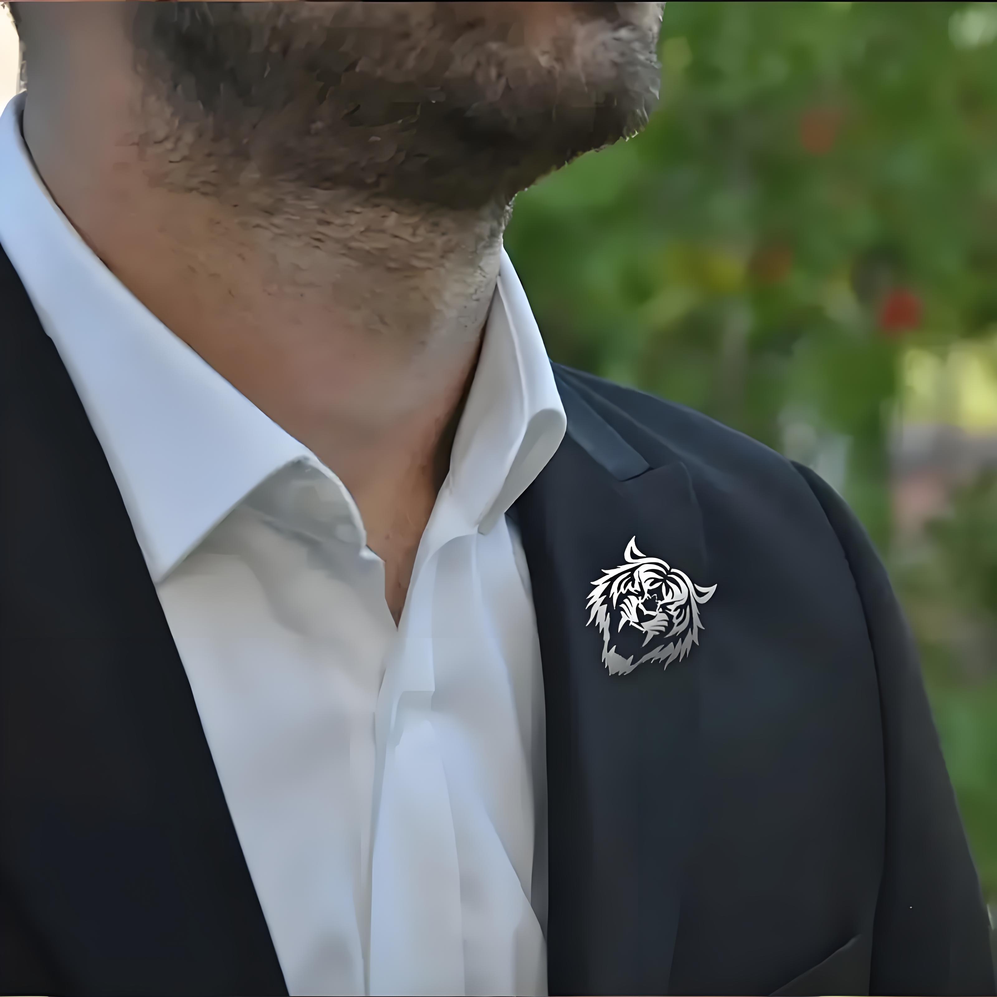 Men's Stainless Steel Tiger He - Men Accessories Brooch 评论和价格