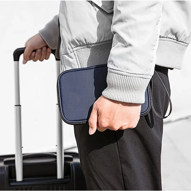 Lightweight Family Travel Pass - Men Accessories Wrist 评论和价格